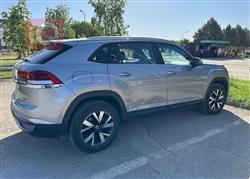 ڤۆڵکسواگن ئەتڵەس کرۆس سپۆرت